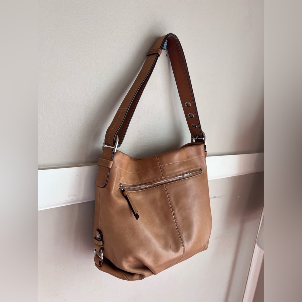 Coach Tan Leather Shoulder Bag - Picture 5 of 9